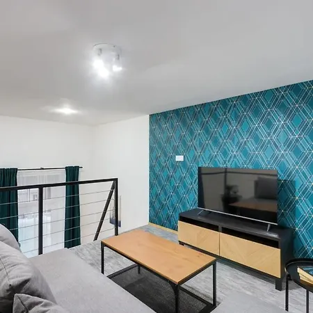 New - - Comfy Budapest