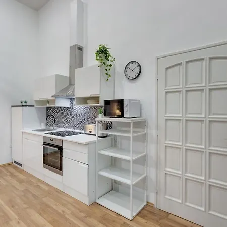 New - - Comfy Budapest